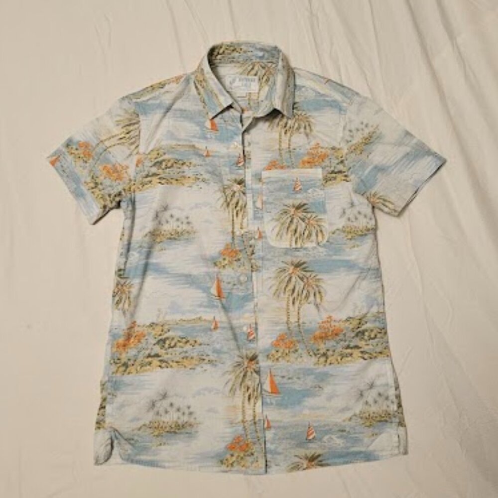 American Eagle Men’s Hawaiian Shirt – XS – Vintage Island Print  Description:
